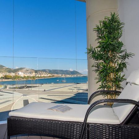 Mareluna Crescent - Luxury Seafront Experience Салерно Экстерьер фото