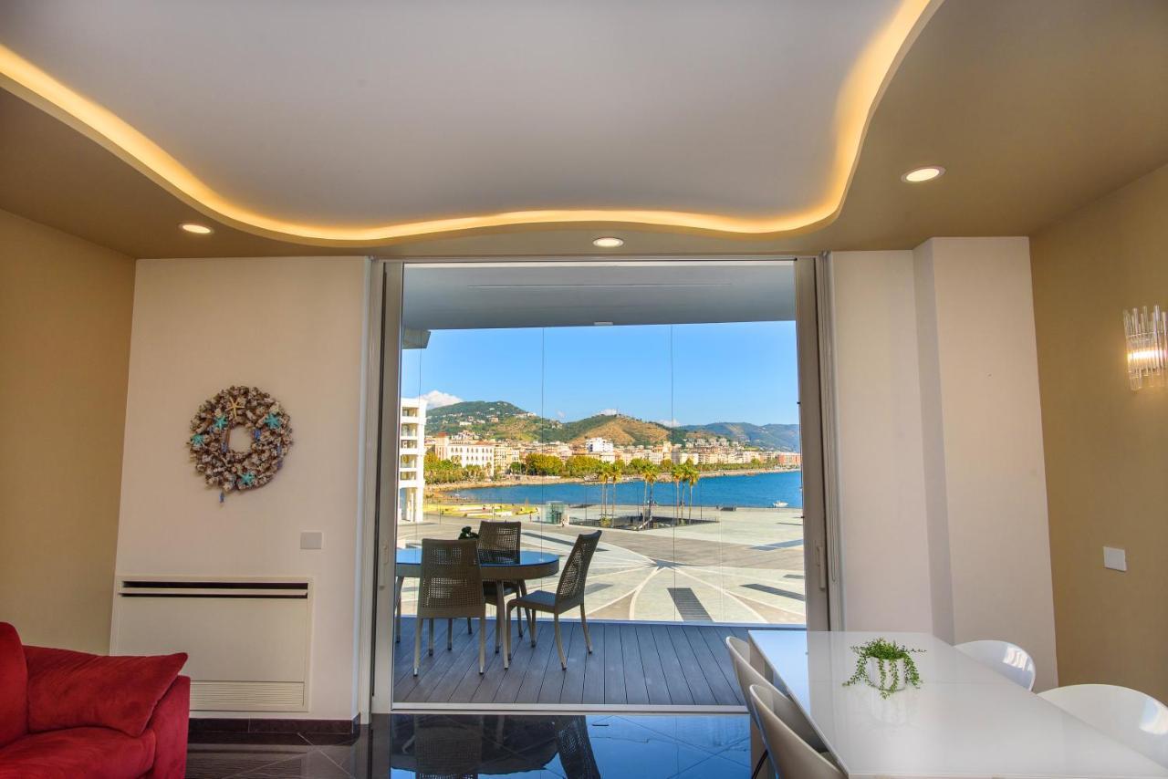 Mareluna Crescent - Luxury Seafront Experience Салерно Экстерьер фото