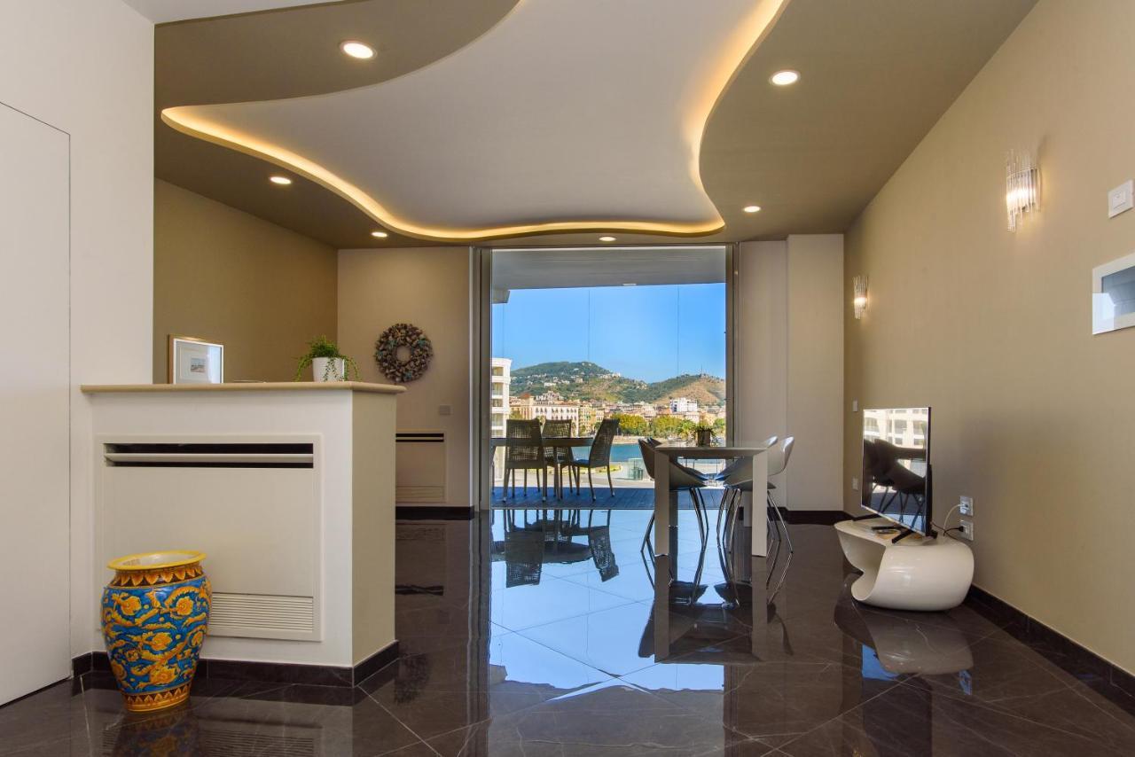 Mareluna Crescent - Luxury Seafront Experience Салерно Экстерьер фото