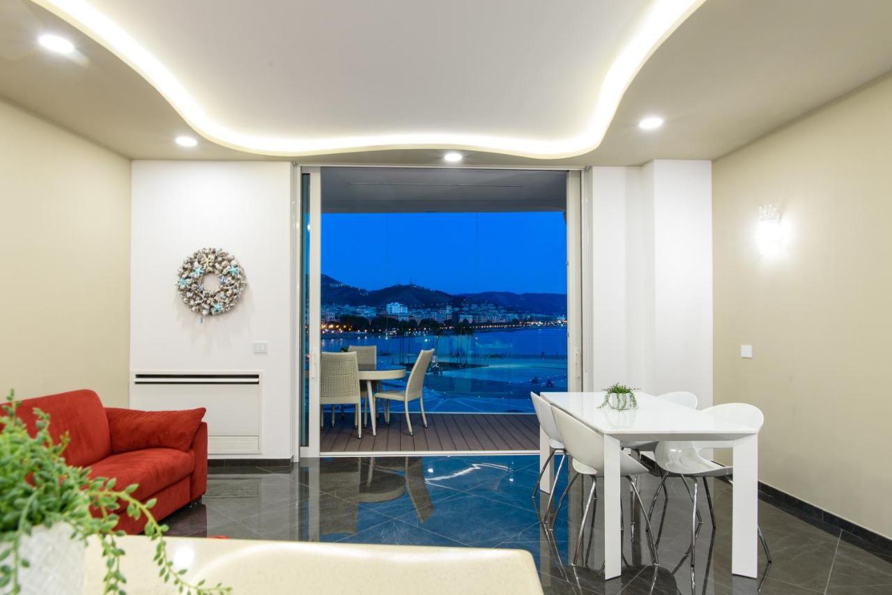 Mareluna Crescent - Luxury Seafront Experience Салерно Экстерьер фото
